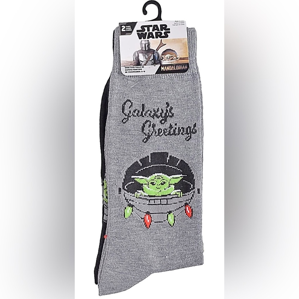 STAR WARS MANDALORIAN Men’s 2 PR Of CHRISTMAS BABY YODA SOCKS GALAXY'S GREETINGS - Picture 2 of 2